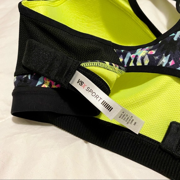 BOGO FREE - 34D Sports Bras - Picture 3 of 4